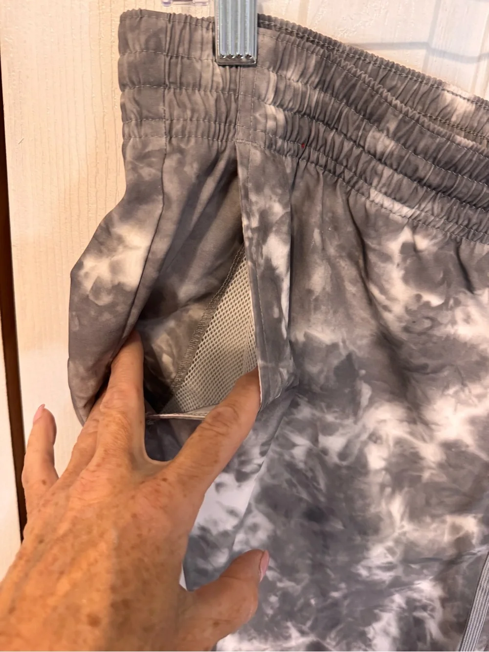 Vans Men’s Gray & White Tie-Dye Swim/Day Shorts Size XL